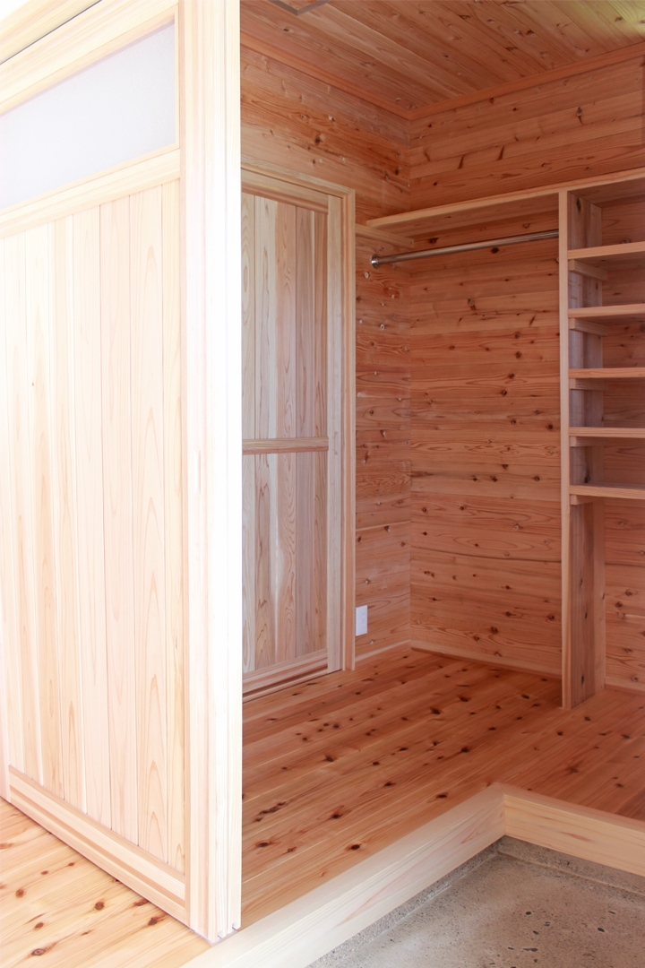 大分で建てる自然素材の家・もくせい工舎施工事例・宇佐市・シューズクローゼット